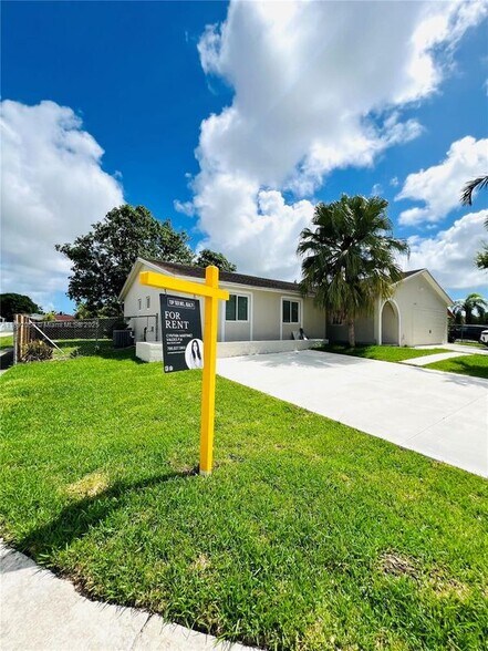 Primary Photo - 26205 SW 133rd Ct
