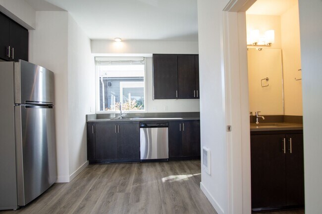 Building Photo - INCREDIBLE SPECIALS: Stylish 2-Bedroom Tow...
