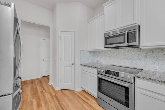 Building Photo - 9941 Comely Bnd