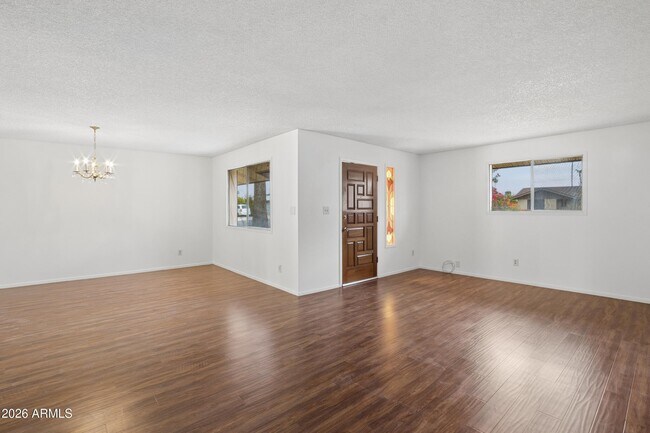Building Photo - 1014 E Balboa Cir