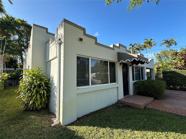 Building Photo - 232 De Leon Dr