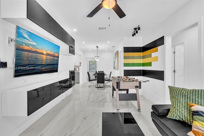 Primary Photo - 797 NW 35th St