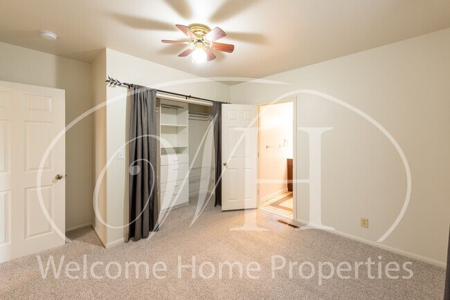 Building Photo - Cozy 3 Bedroom Home With Newer Flooring & Paint