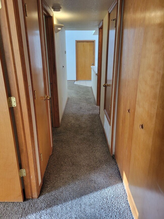 Building Photo - Townhouse in the Pines ***COMING SOON*** WILL PROCESS APPILCATIONS ON 3/5/26***