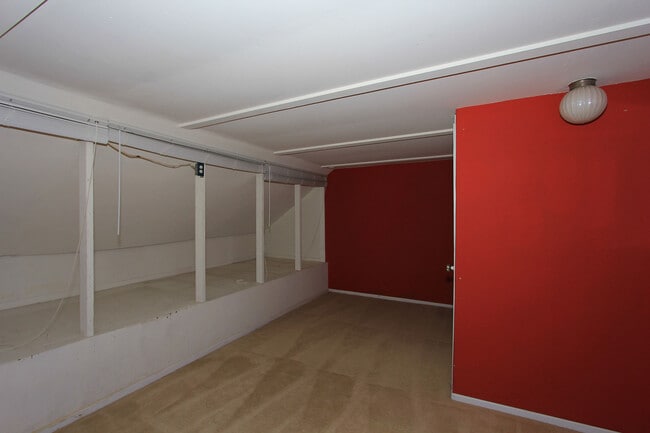 Building Photo - 3205 George Cir
