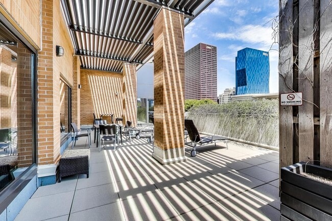 Building Photo - 520 S State St