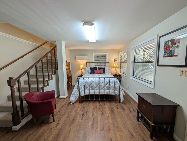 Building Photo - Furnished Montreat Basement Apartment! - Utilities Included