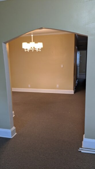 Building Photo - 438 Oakley Avenue