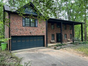 Building Photo - 5 Bed | 3.5 Bath House in Raleigh