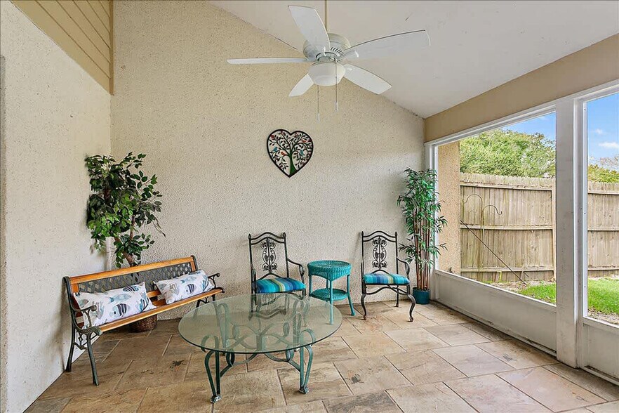 Building Photo - 11411 N Malibu Way