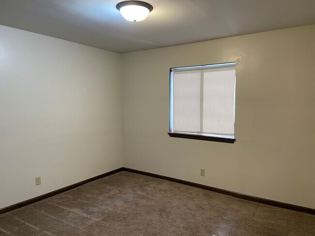 Building Photo - 1115 Elizabeth Ct