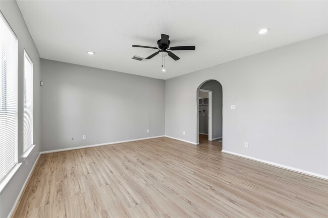 Building Photo - 3310 Bremerton Falls Dr