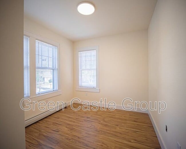 Building Photo - 28 S Williams St