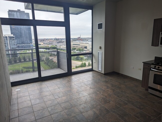 Building Photo - 235 W Van Buren St