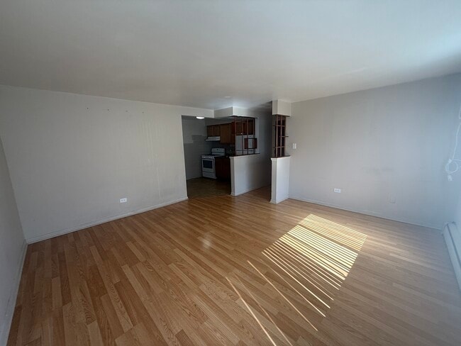 Building Photo - 9575 Maple Dr
