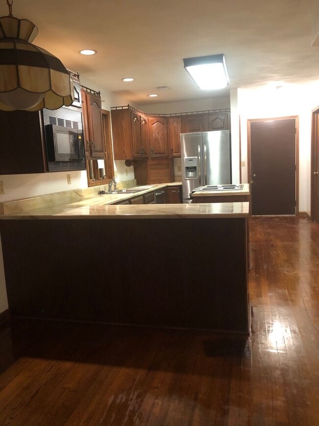 Building Photo - Old English Tudor Style Home in South Charleston