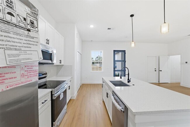 Building Photo - 6531 SW 131 Pl