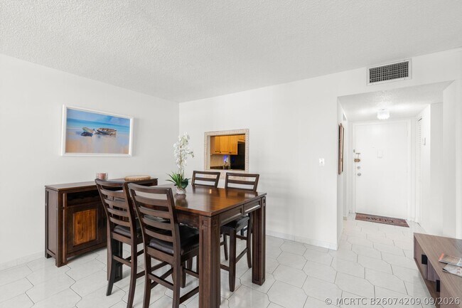 Building Photo - 1825 S Ocean Dr
