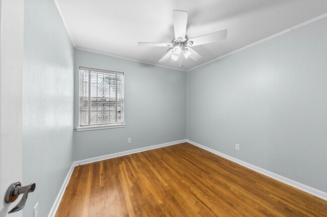 Building Photo - Available NOW!!!! Renovated Kitchen and Ba...