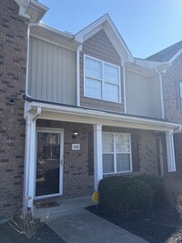 Building Photo - 2033 Victory Gallop Ln