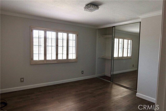 Building Photo - 2020 S Western Ave