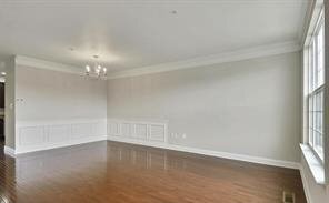 Building Photo - Beaufiful 3BR 2.5BA end unit town home wit...