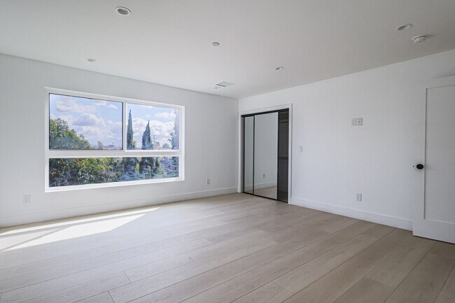 Building Photo - New Construction Townhome | 3 Bed + 3 Bath...