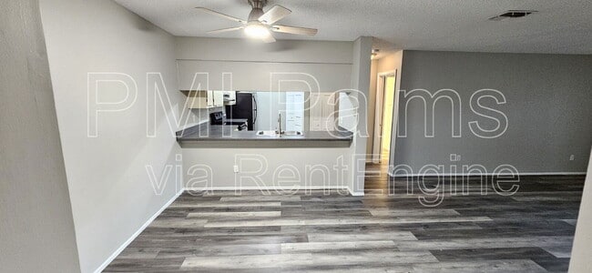 Building Photo - 604 Kenwick Cir