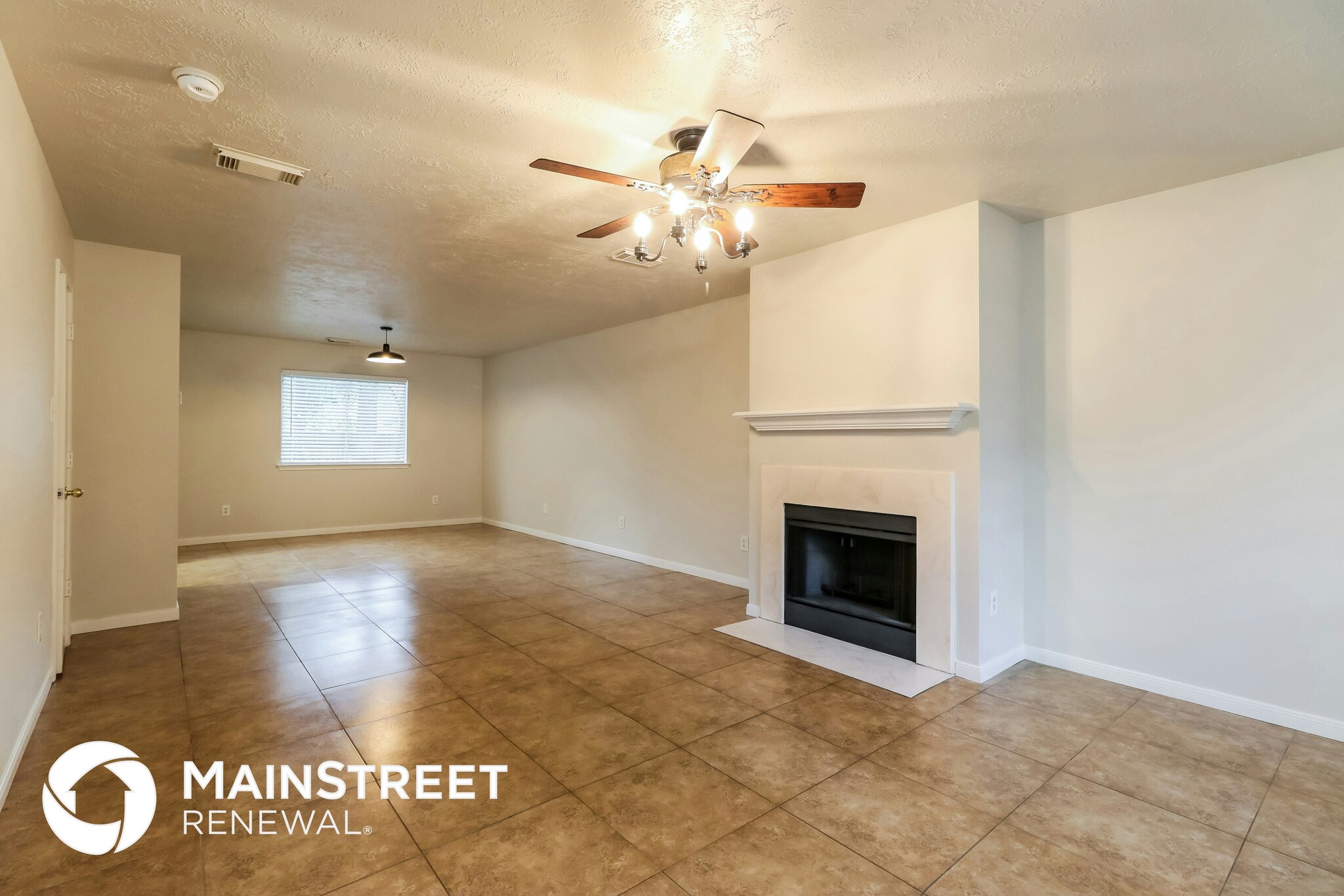 Building Photo - 18442 Hollow Oaks Cir