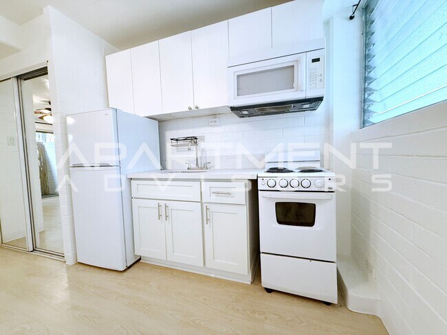 Building Photo - 264 Ka?iulani Ave