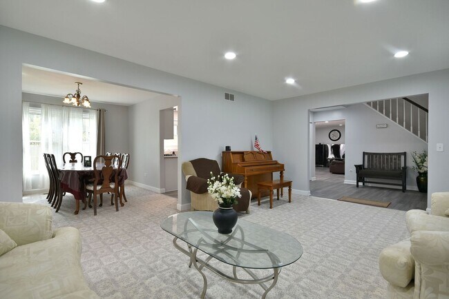 Building Photo - 1557 Scottdale Cir