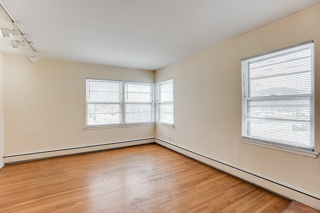 Building Photo - 123 West 26th Street