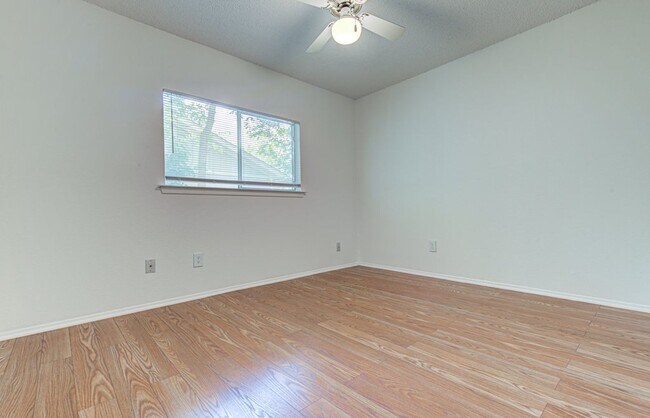 Building Photo - Move-In Ready Cherry Creek 3 Bedroom, 2 Bath!