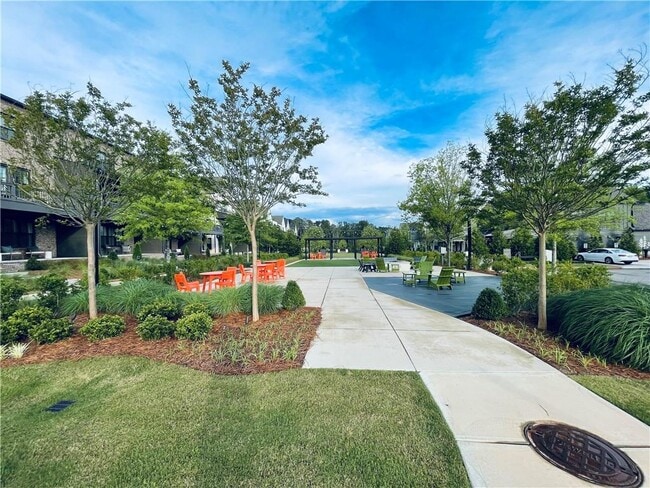 Building Photo - 6550 Cortland Walk