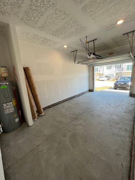 Building Photo - 9649 Nature Creek Blvd