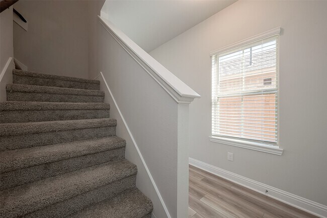 Building Photo - 436 Long Beach Bay Dr