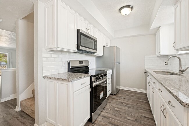 Building Photo - Prime Las Colinas Location! Spacious Condo Minutes from Dining, Entertainment & Major Employers