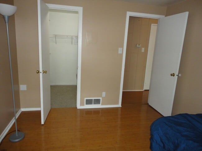 Building Photo - 176 Meadow Ridge Rd