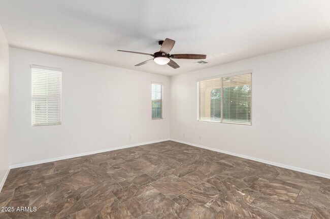 Building Photo - 3142 N Clanton St