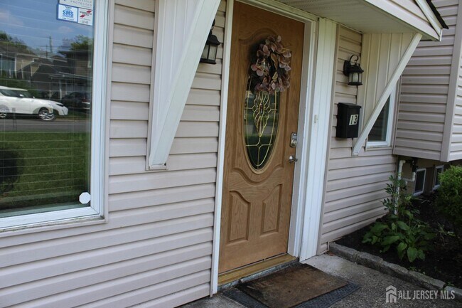 Building Photo - 13 Califon Dr