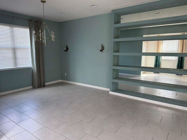 Building Photo - 1301 Clear Brook Pl