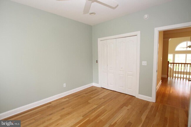 Building Photo - 3 Good Hope Ct