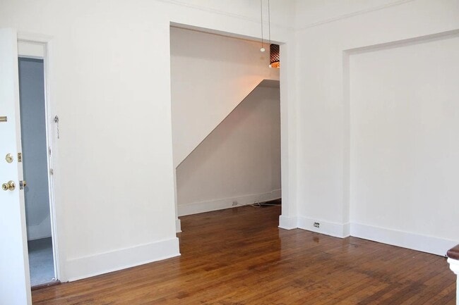 Building Photo - 311 E Duffy St