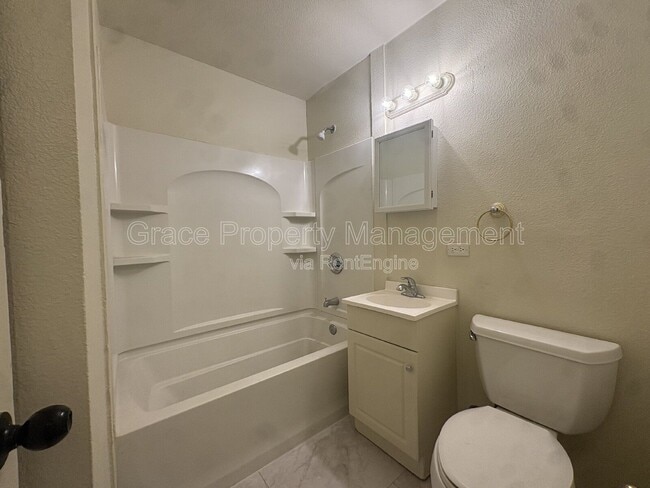 Building Photo - 1343 Del Mar Pkwy