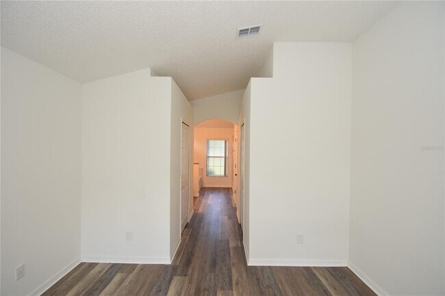 Building Photo - 12 Pierce Ln