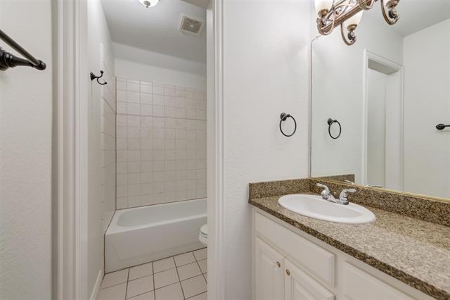 Building Photo - 1404 Clearwater Ct