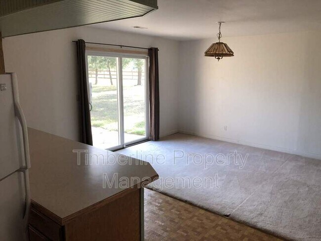 Building Photo - 17960 Bakers Farm Rd