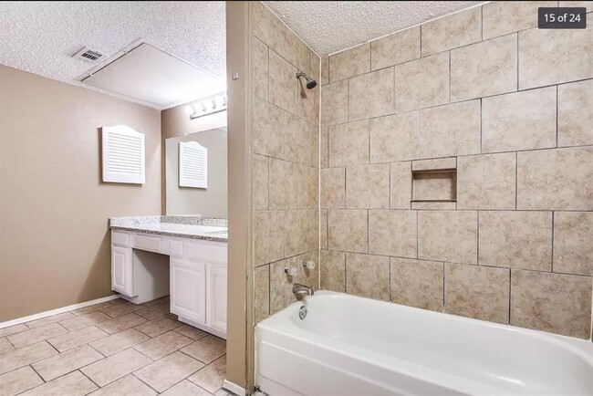 2nd bathroom - 11470 Audelia Rd