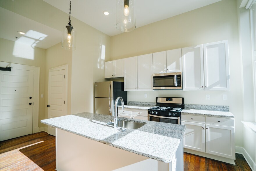 Building Photo - 520 Mulberry St