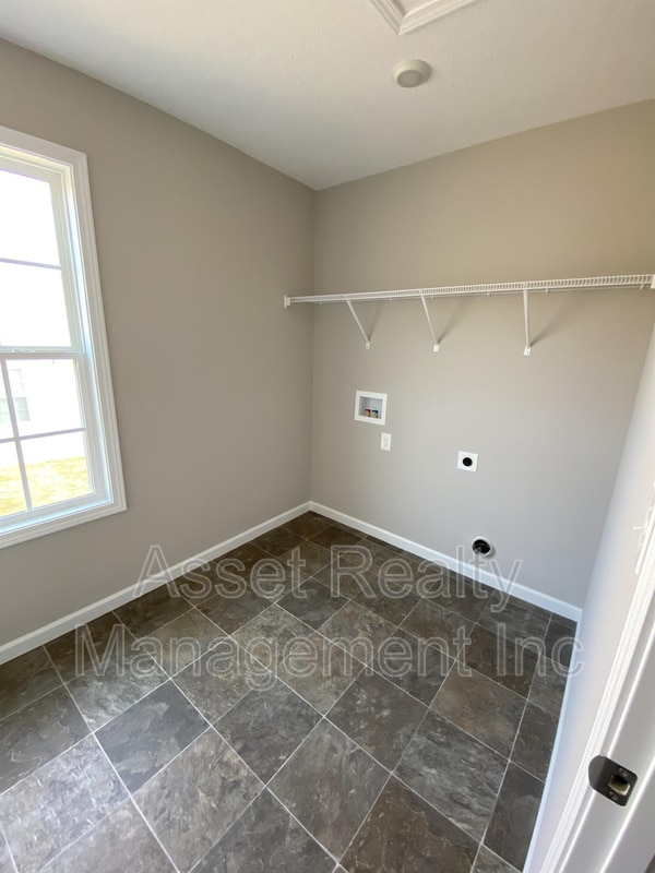 Building Photo - 8233 Zodiac Ln